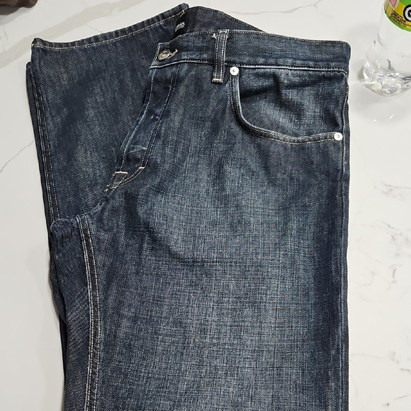 Hugo Boss Men's Dark Blue Denim Jeans - Picture 1 of 9